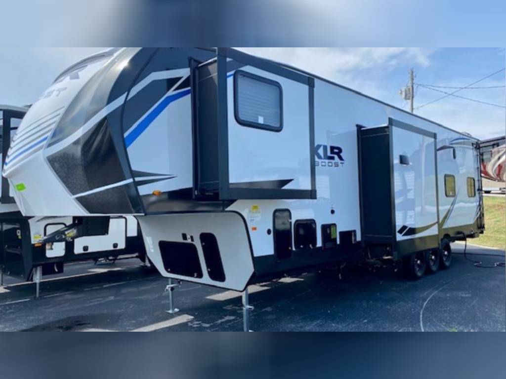 XLR BOOST TOYHAULER