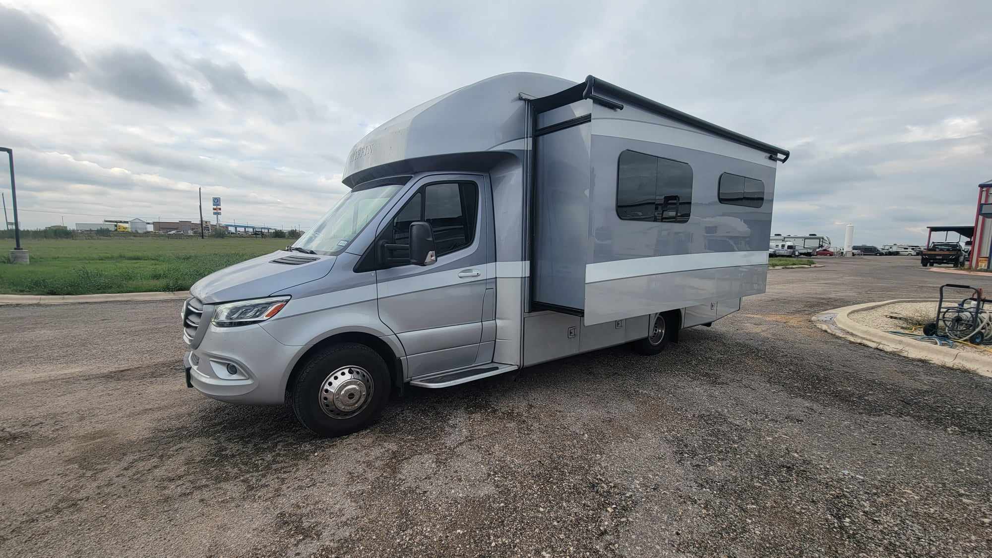 Sprinter 252rls Vehicle Details | RV Motorhome Travel Trailer Rentals Sales in Texas ...