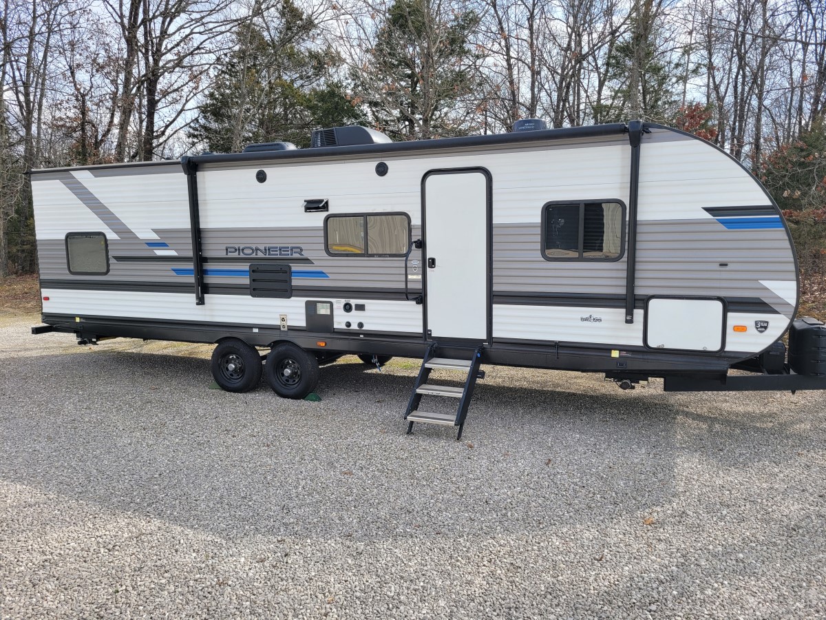 Travel Trailer-2022 Pioneer QB300, 1-Slide out, (QB,S,DN,BD)