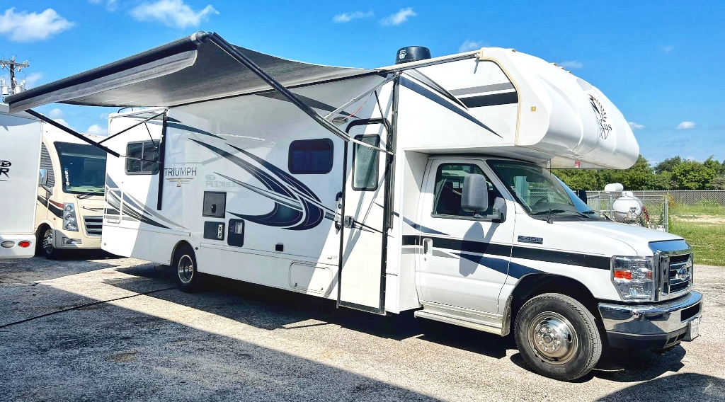 Class C - 1 Slide Out Nexus Triumph 31T