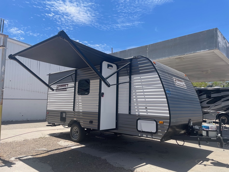 Travel Trailer - No Slide - Coleman 17B