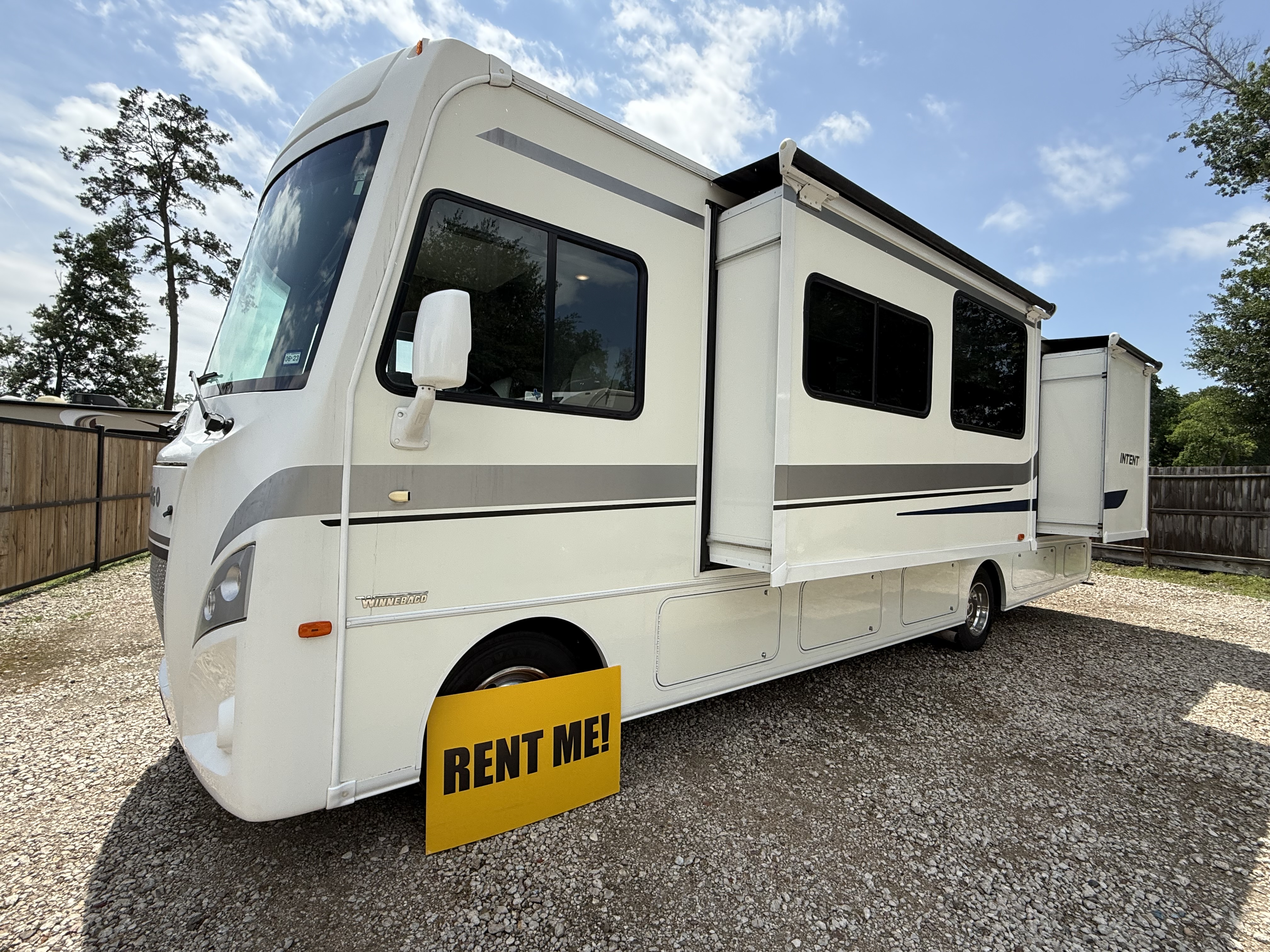 Class A-2 Slide Out Winnebago Intent 30R