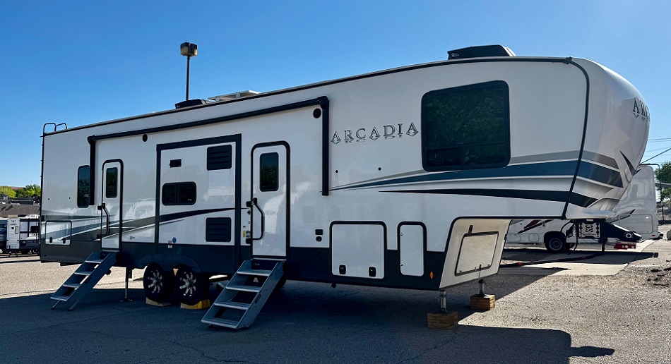 5th Wheel - 3 Slide out Arcadia M-3940