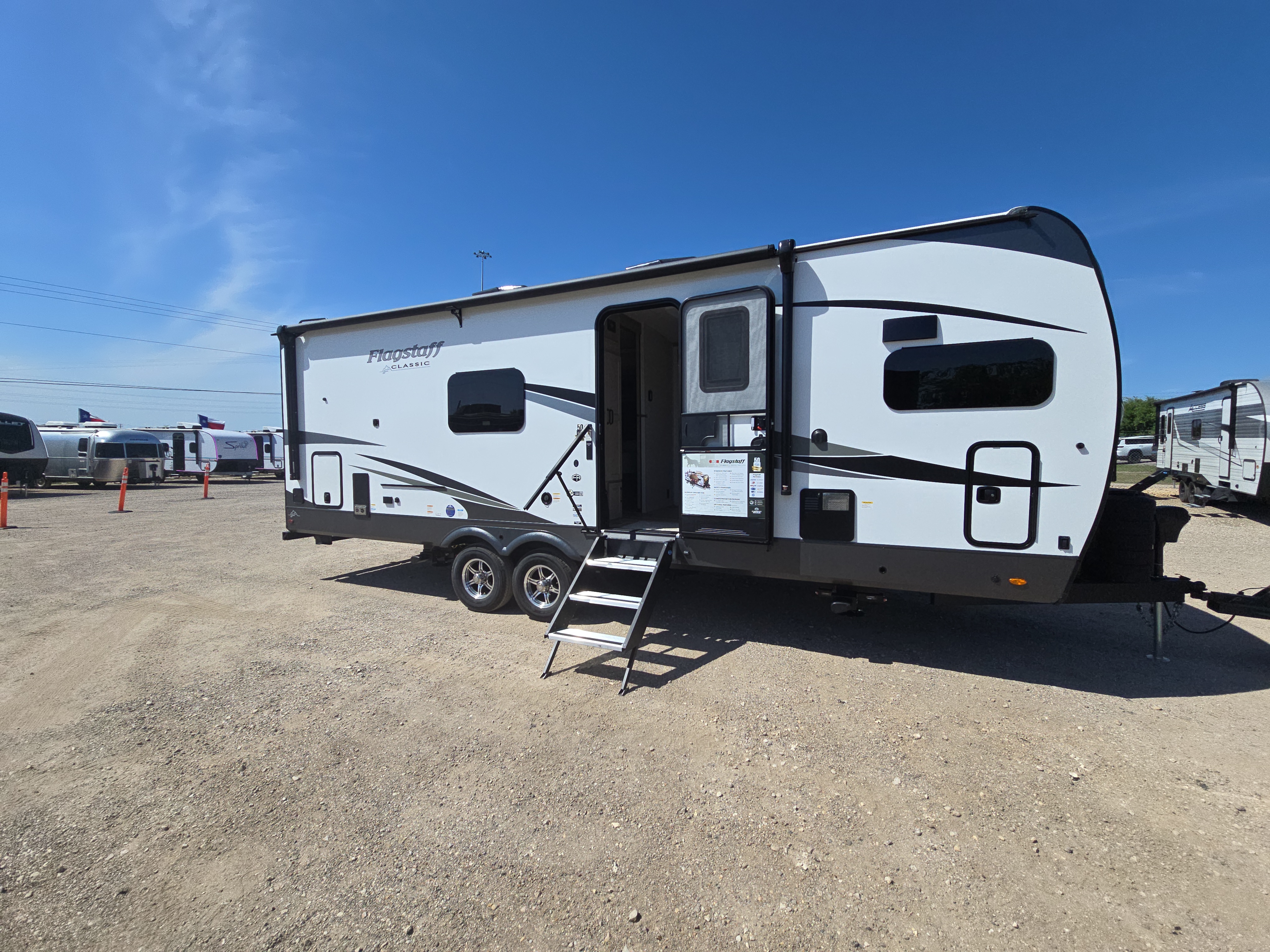 Travel Trailer - 2 Slide Outs Flagstaff Classic Travel Trailer 826MBR