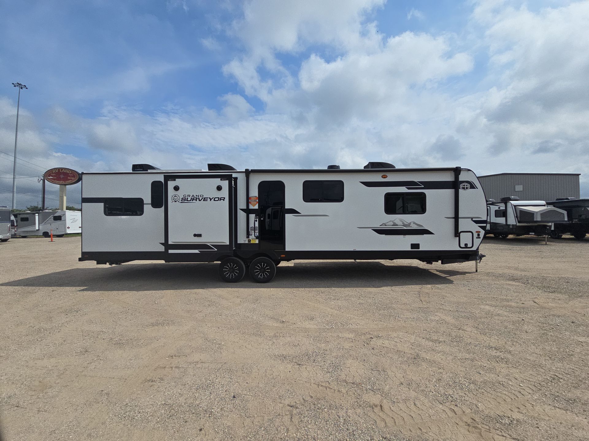 Travel Trailer - 3 Slide Outs Grand Surveyor 301RKBS