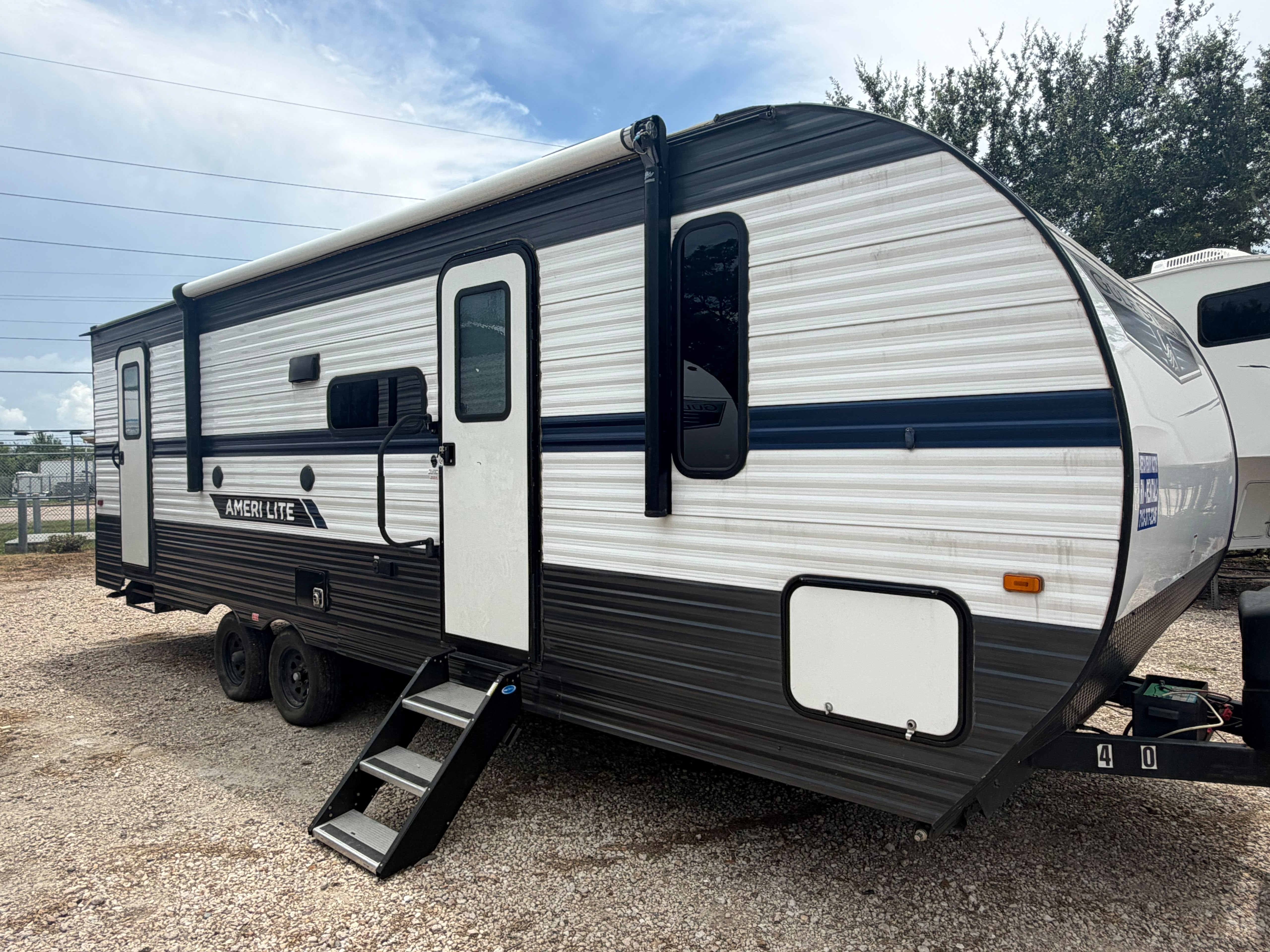 Travel Tailer - 1 Slideout  Ameri-lite 268BH