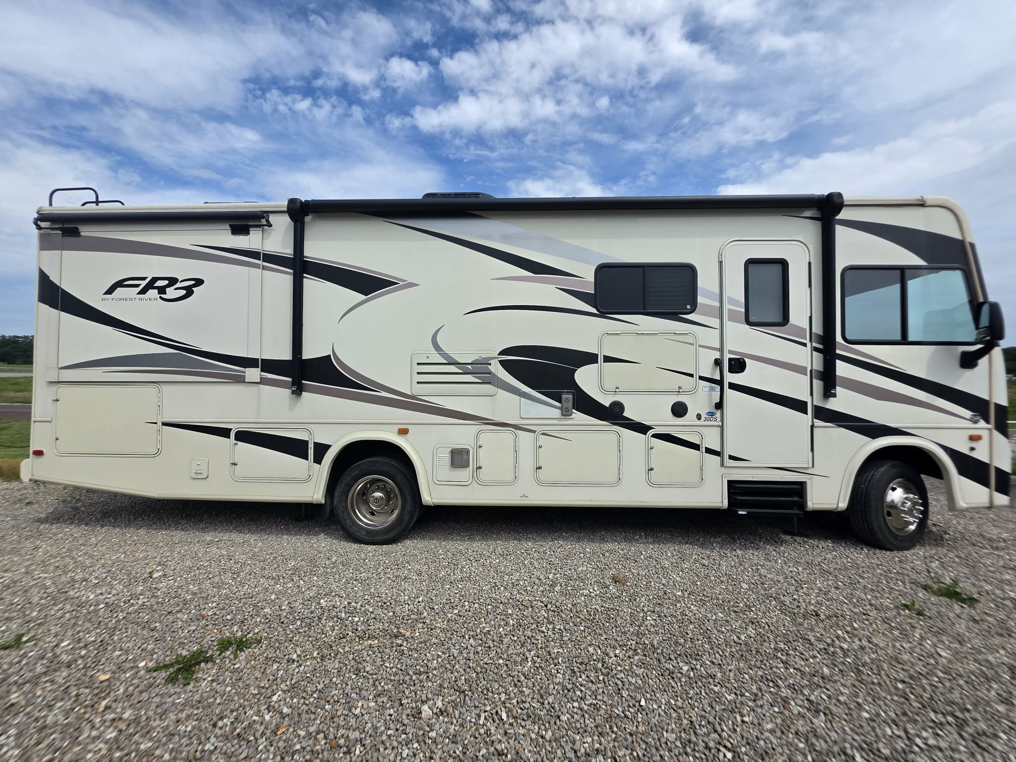 Motorhome, 2017 FR3 30DS, 2 Slide-Outs, Power Bunk