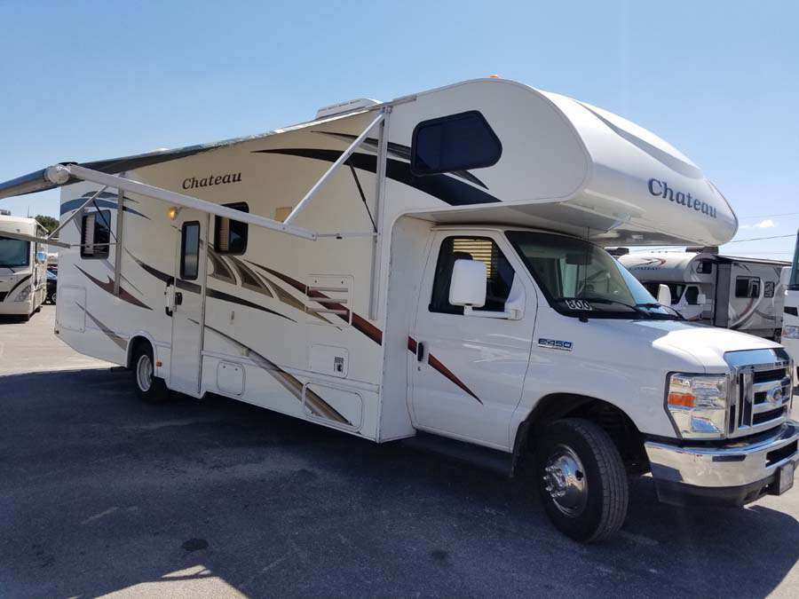 Class C - Super Slide Out Chateau 31 K
